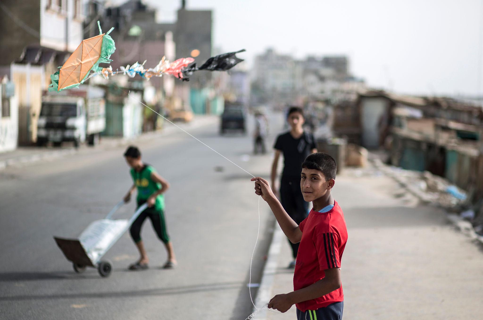 Israel orders forceful response to kites launched from Gaza
