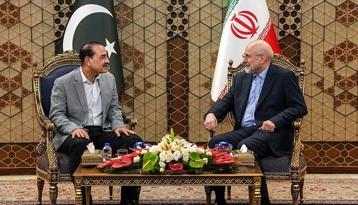 Pakistan reports progress in Iran talks as US tightens economic pressure
