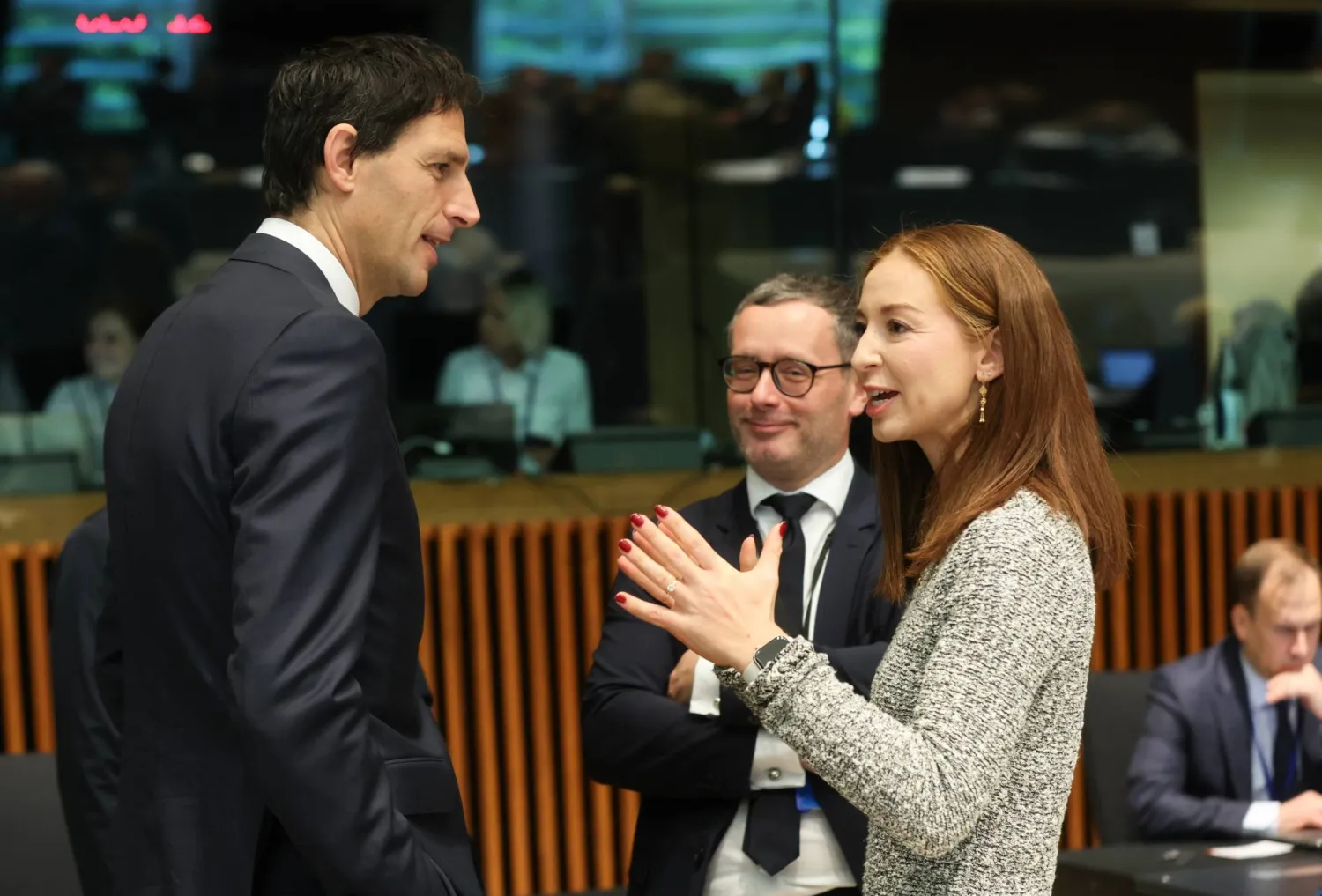 EU urges faster clean energy transition ahead of climate summit